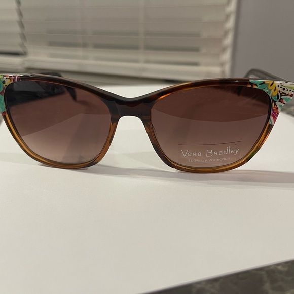 Vera Bradley Sunglasses
Cheryl Women 55-17-45-135 - Picture 6 of 13